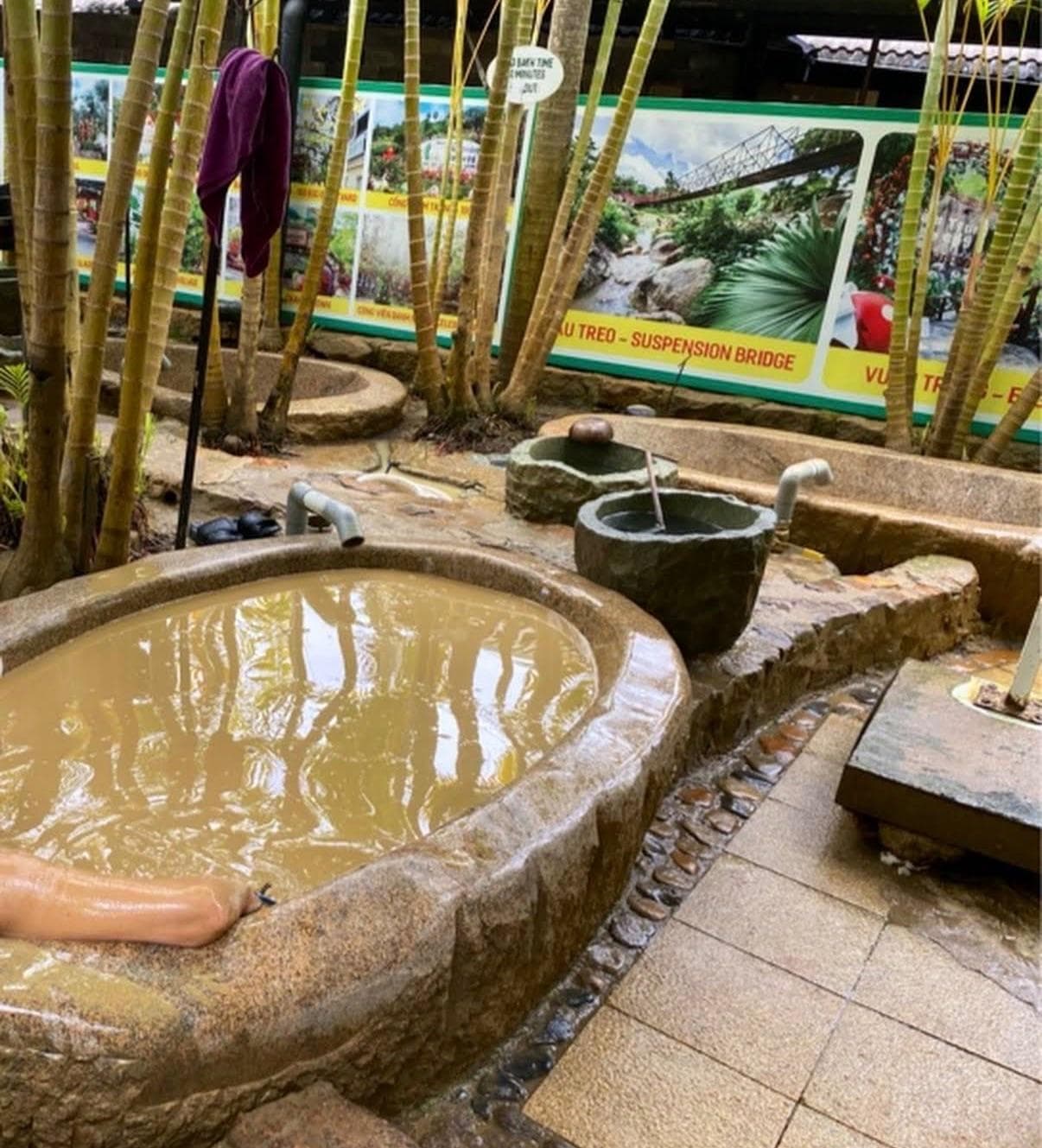 100 яиц, термальный комплекс